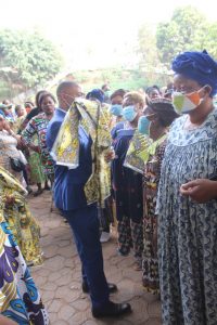 Cameroun – Yaoundé 5: Le maire Augustin Bala offre un important cadeau aux femmes