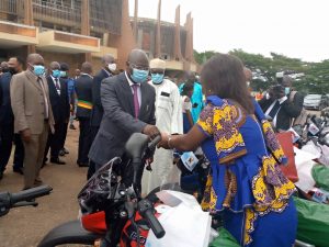 Cameroun – Plan triennal spécial jeunes : Déjà 8 424 projets financés et 21 903 emplois créés