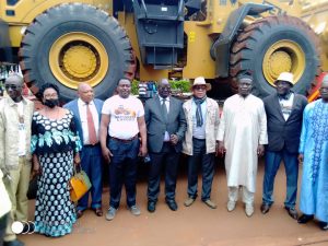 Cameroun – Hygiène et salubrité : La commune de Mbouda se dote d&rsquo;une pelle chargeuse.