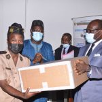 Cameroun – Préservation de la couche d’ozone : Hele Pierre offre les équipements de 100 millions à Douala.