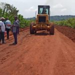 Cameroun – Durabilité des routes en terre :Nganou Djoumessi lance des formations pour l’utilisation des produits stabilisants.