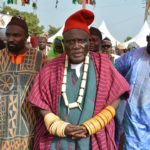 Cameroun – Déchirure entre Bangangté et Balengou : SM Nji Monluh Seidou Pokam accuse le préfet du Ndé Ernest Ewango.