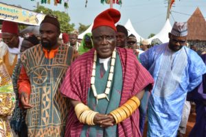 Cameroun – Déchirure entre Bangangté et Balengou : SM Nji Monluh Seidou Pokam accuse le préfet du Ndé Ernest Ewango.