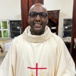 Cameroun – Monseigneur Samuel Kleda et ses visites pastorales à Douala : Évocation du prêtre philosophe Jean Armel Bissi.