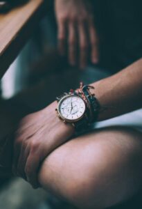 Cameroun – Mysticisme et inceste : Un fils obligé de coucher avec sa maman pour sauver sa vie.