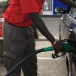 Cameroun – Pénurie de Carburant : Paul Biya en sapeur pompier dit non à la hausse des prix à la pompe.