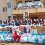 Cameroun – Arbre de Noël 2022 à Bafoussam : Pascal Nguihe Kante organise les festivités dans 28 écoles du département de la Mifi.