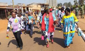 Cameroun – Participation au sommet USA – Afrique : Les jeunes du Ndé organisent une marché de soutien à Paul Biya.
