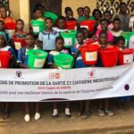 Cameroun – Gestion des periodes menstruelles : l’association Vessels For Development en mode sensibilisation sur le terrain.