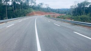 Cameroun : Route Sangmelima – Mengong : Nganou Djoumessi inaugre les 74 km bitumés.