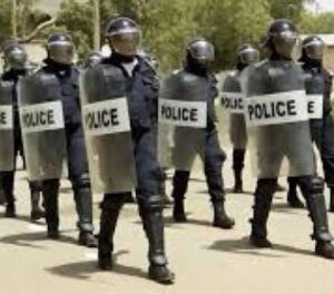 Cameroun – Police moderne et citoyenne : Le Commissaire divisionnaire Nith Pierre dédicace son ouvrage ce jeudi à Yaoundé.