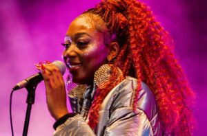 Cameroun – Sabrina : La voix phénoménale qui surfe de succès en succès.