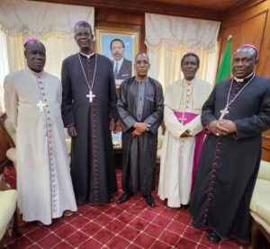 Cameroun – Amélioration des soins dans les formations sanitaires confessionnelles : 4 évêques au chevet du ministre de la santé publique Manaouda Malachie.