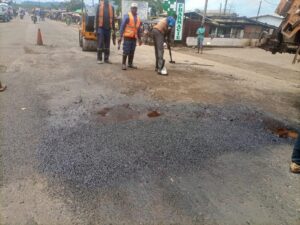 Cameroun – Axe Douala – Bafoussam : Déjà 1875 dégradations traitées par la Régie du ministère des Travaux public sur les 55 premiers kilomètres.