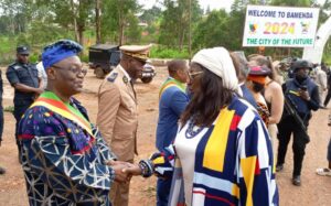 Cameroun – Plus de 30 milliards de FCFA à investir par le C2D urbain à Bamenda : L&rsquo;appel vibrant de Célestine Ketcha Courtès aux fils et filles de la région du Nord-Ouest.