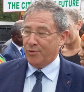 Cameroun – C2D Urbain à Bafoussam :S.E. Thierry Marchand satisfait de la qualité des travaux réalisés.