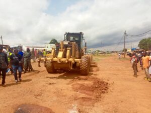 Cameroun – Tronçon Olembé – Échangeur Obala : Les travaux d&rsquo;élargissement de la chaussée en 2×2 voies sont lancés.