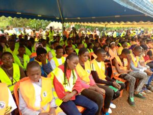 Cameroun – Ndé Vacances utiles et Festifoot Paul Biya 2024 : Plus de 1000 stages offerts aux jeunes par la Fondation Table Ouverte WAKECO.