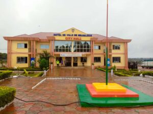 Cameroun – Commune de Mbandjock : L&rsquo;hôtel de ville inauguré.