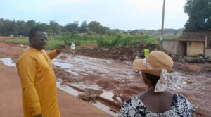 Cameroun – Commune de Batouri : Le Maire Auberlin Mbelessa en phase avec l&rsquo;opération Villes-Propres.