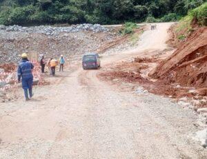 Cameroun – Stabilisation de la déviation de la falaise de Dschang : la circulation reprend pour les véhicules légers.