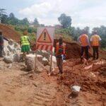 Cameroun – Falaise de Dschang : CFHEC poursuit Les travaux de stabilisation des terrassements.