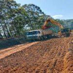 Cameroun – Kumbo–Ndu (39 km) : Déjà 32 km de plateforme supérieure terrassée.