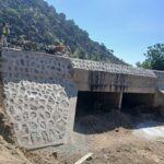 Cameroun – Reconstruction de la Section Mora – Tchakamari : La pose de la couche de base est quasiment achevée.