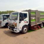 Cameroun – Hygiène et salubrité dans la ville de Yaoundé : Le MINHDU offre 02 balayeuses mécaniques.