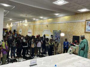 Cameroun – Riposte contre la Mpox :Manaouda Malachie dresse un cordon de sécurité.