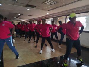 Cameroun – Bien-être au travail : Célébration de Un an du club fitness du Minhdu.