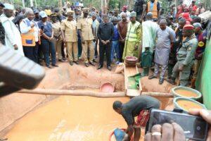 Cameroun – Région de l&rsquo;Est : Visite surprise de Paul Atanga Nji sur un site d&rsquo;orpaillage à Gounte.