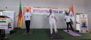 Cameroun – Journée internationale du Yoga : Ravi Kumar fait rayonner cette discipline ancestrale à Douala.