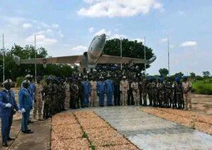 Cameroun – Base aérienne de Garoua : Les Officiers de l&rsquo;EMIA en fin d&rsquo;immersion.