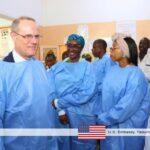 Cameroun – Coopération sanitaire : Le Chargé d&rsquo;affaires américain John G. Robinson en visite à l&rsquo;Hôpital Régional de Garoua.