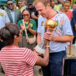 Cameroun – Can féminine Maroc 2026 : Les championnes d&rsquo;Afrique présentent le trophée à la SABC.