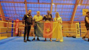 Cameroun – Combats internationaux de krav maga à Trèbes 2026 : Le Camerounais Bruno Mveng sur la première marche du podium.