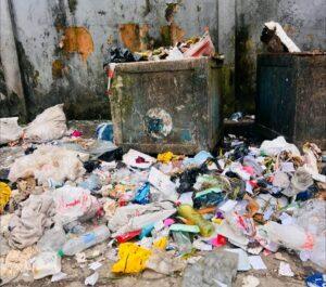 Cameroun – Déchets urbains : Entre sensibilisation à Douala et amendes à Yaoundé.