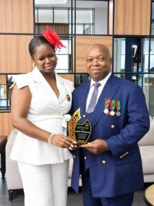 Cameroun – Samuel BONDJOCK : Triple médaillé d&rsquo;honneur du travail et Meilleure Révélation au FIMA 2026.