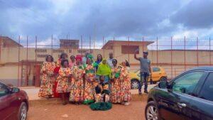 Cameroun – Prison centrale de Kondengui : CCWA offre fournitures scolaires et denrées aux mineurs.
