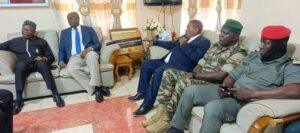 Cameroun – Fusillade à Bamenda : Le Gouverneur Adolphe Lele Lafrique au chevet des victimes.