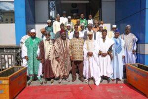 Cameroun – Douala : Le nouvel imam central en visite chez le Maire de la ville.