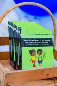 Cameroun – Journée mondiale des enseignants : Viviane NGUIMEYA mise sur l&rsquo;éducation à la paix.