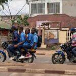 Cameroun – Sécurité routière : SECUROUTE alerte sur la surcharge des enfants sur les motos.